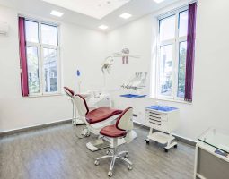 Дентален център Медстом