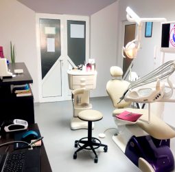 Д-р Николета Тодорова