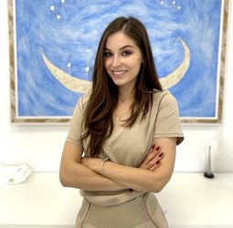 Д-р Славена Дойчинова